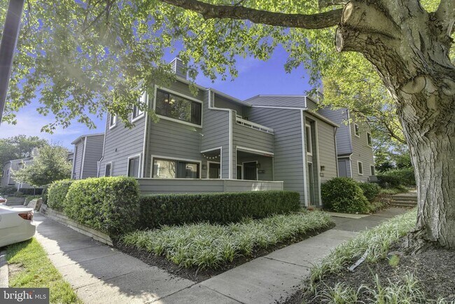 Building Photo - 11041 Villaridge Ct