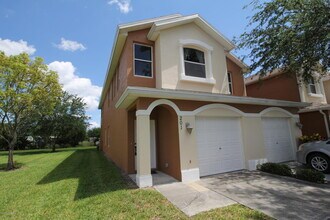 Building Photo - 1010 Venetian Dr