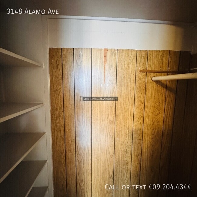 Building Photo - 3148 Alamo Ave
