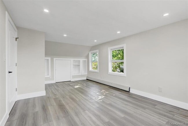 Building Photo - 12 Woodcock Ln