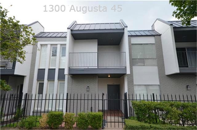 Building Photo - 1300 Augusta Dr