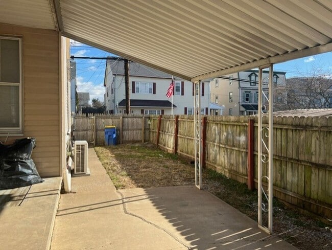 Building Photo - 127-129 N Catherine St