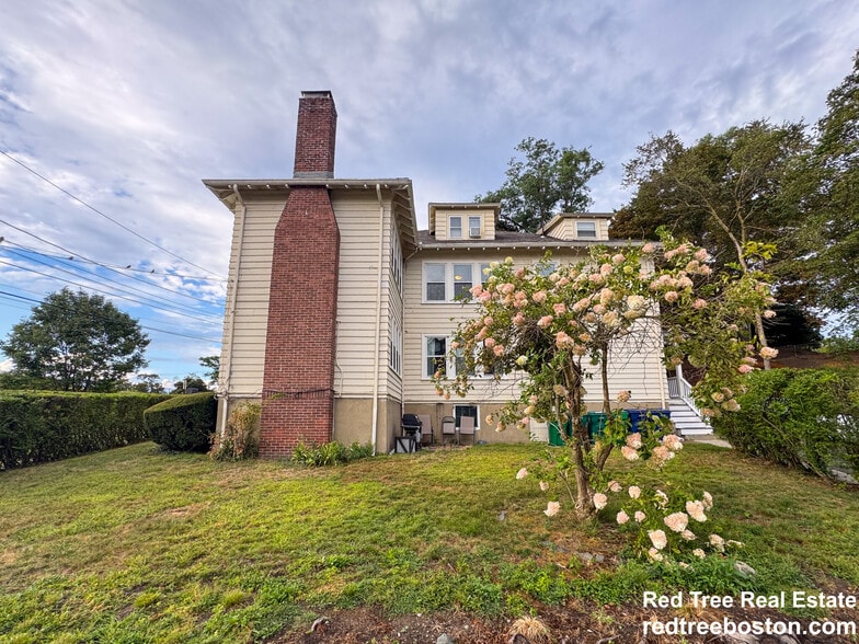 Building Photo - 28 Manet Rd