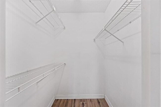 Building Photo - 370 Lake Placid Ct