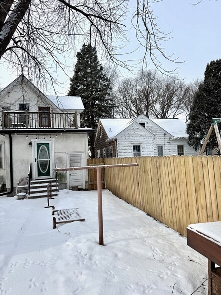 Building Photo - 3111 Arthur St NE