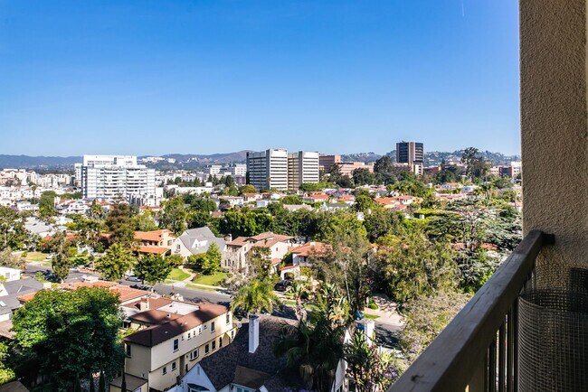 Building Photo - High Rise Condo 1bed 2 Full Bath