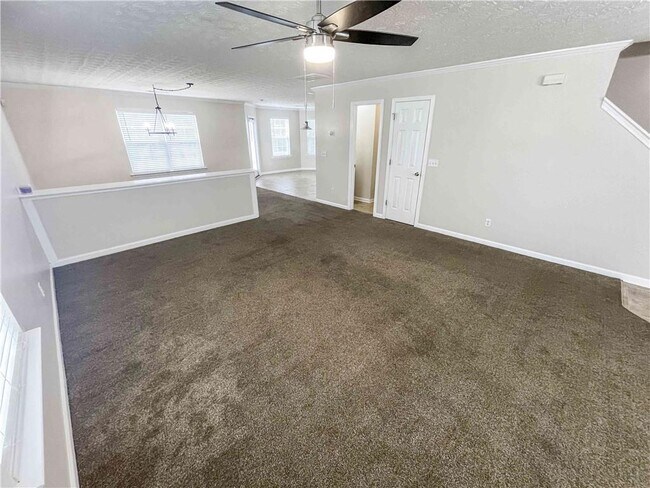 Building Photo - 6205 Tree Ridge Dr N W