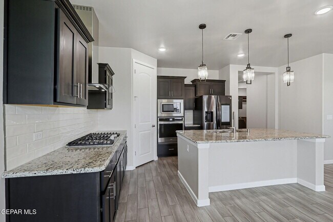 Building Photo - 533 Twilight Dr