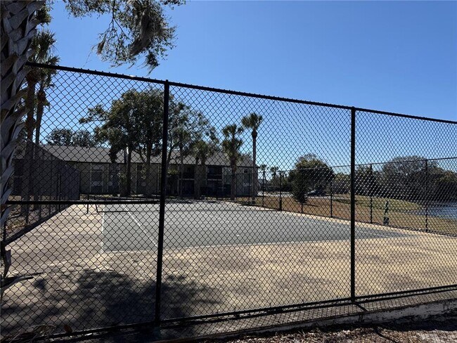 Building Photo - 914 Lake Destiny Rd