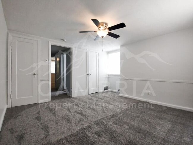 Building Photo - Updated Duplex Available in Salt Lake City