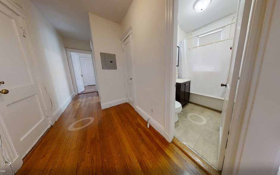 Building Photo - 120 Washington St