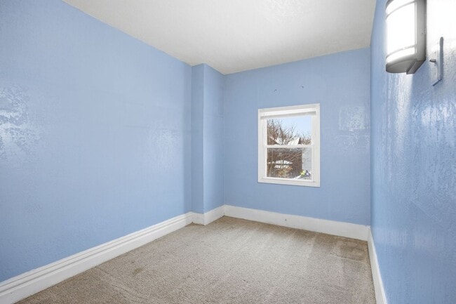 Building Photo - 1114-1118 Sutherland