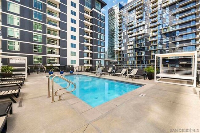 Building Photo - Urban Living in the Heart of Little Italy – 2 Bed / 1 Bath Condo at Acqua Vista