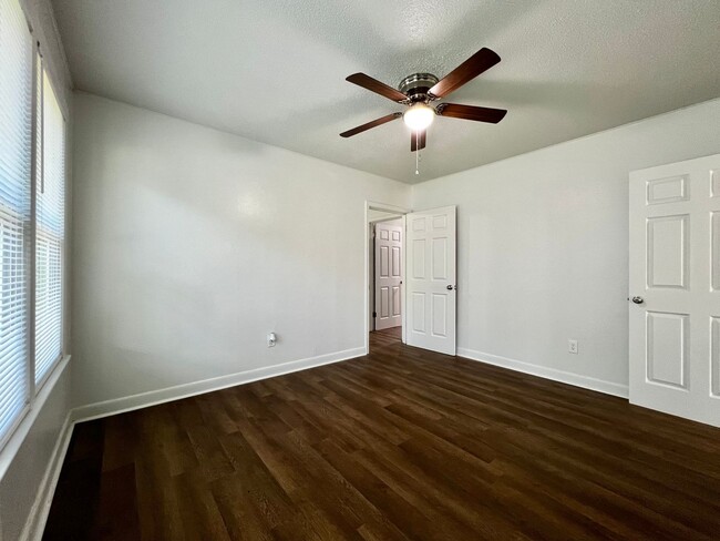 Building Photo - Cozy 3-Bedroom House on Linwood Ave.