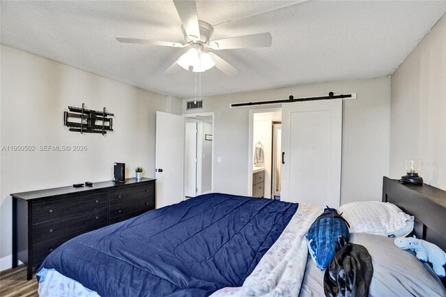 Building Photo - 9451 Live Oak Pl