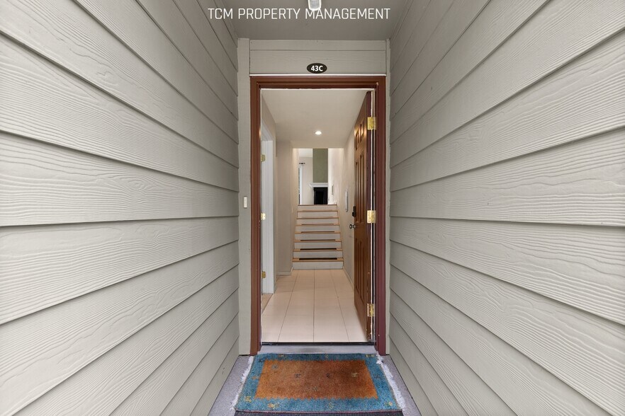 Building Photo - 2939 76th Ave SE