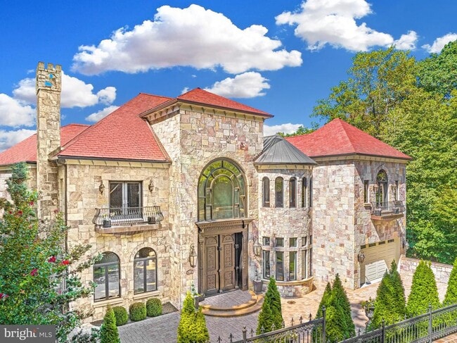 Building Photo - 612 Rivercrest Dr