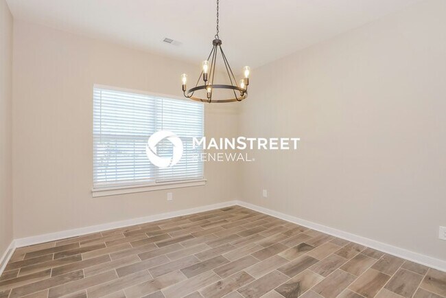 Building Photo - 4 Bedroom Pet-Friendly Home in Murfreesbor...