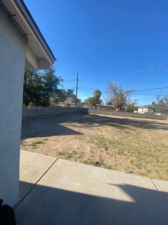 Building Photo - Beautiful 3 Bedroom Home! Available Now!