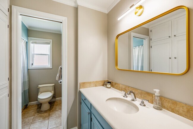 Building Photo - 4411 Deer Lodge Dr