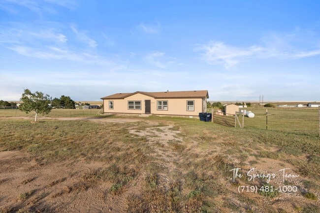 Building Photo - MODERN UPGRADES AND RURAL LIVING IN PEYTON - Security Deposit Waiver Available