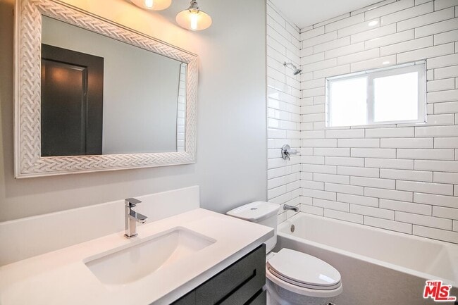 Building Photo - 1239 S Highland Ave