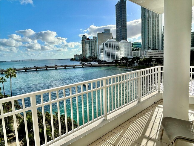 Primary Photo - 801 Brickell Key Blvd