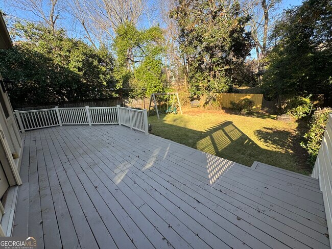 Building Photo - 1092 McLynn Ave NE