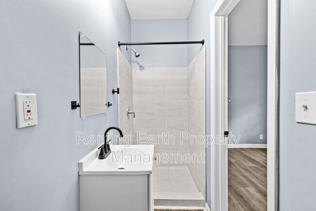 Building Photo - 317 11th St SW