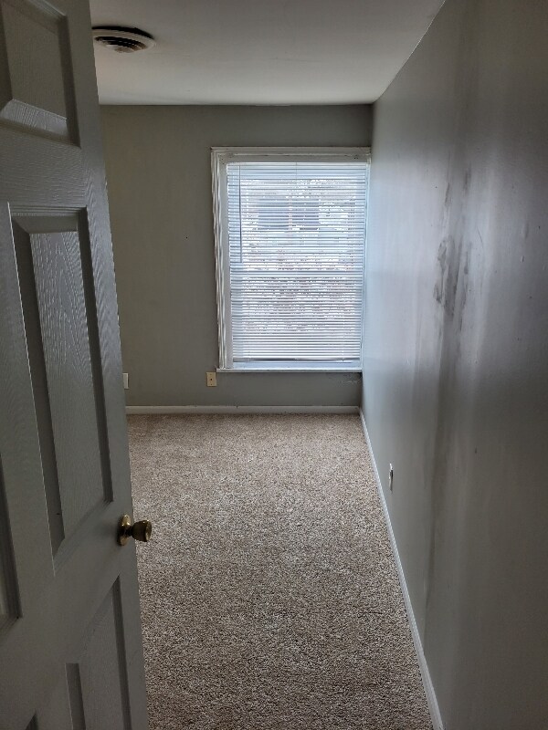 Building Photo - 1010 N Pine St