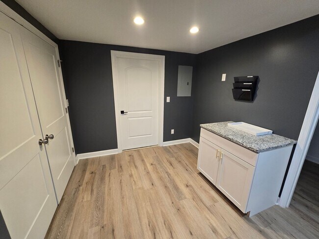 Building Photo - 2534 Forest Dr