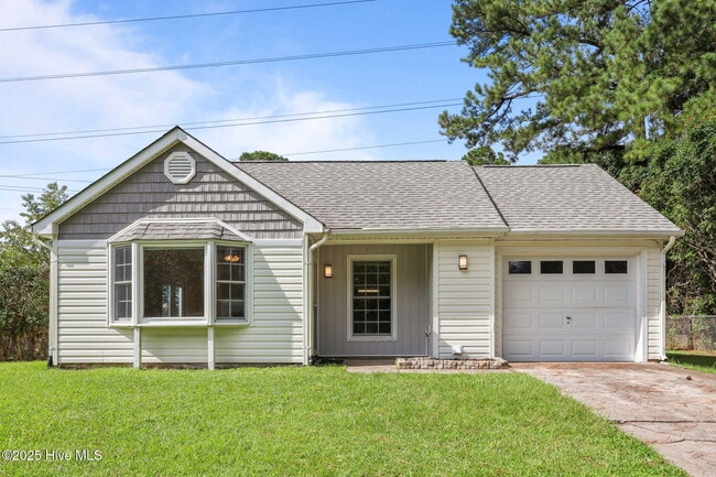 Primary Photo - 105 Wedgewood Dr
