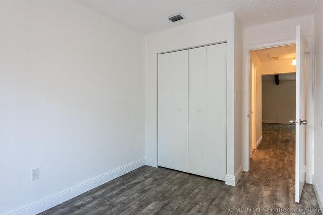 Building Photo - 5847 S 37th St