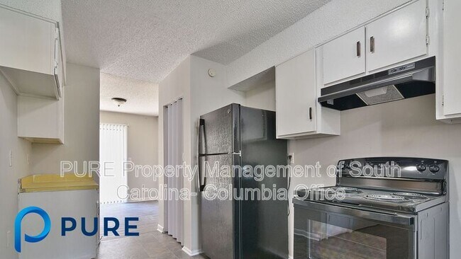 Building Photo - 521 Hickory Hill Dr