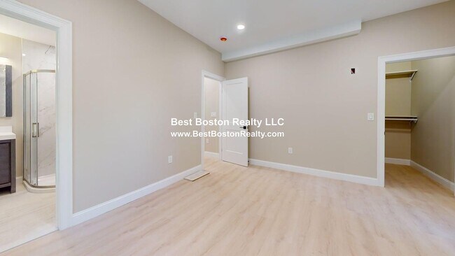 Building Photo - 231 Highland Ave