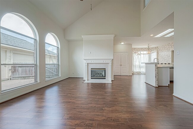 Building Photo - 2422 Leanett Way