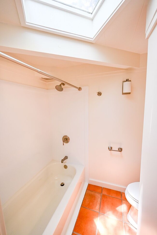 Building Photo - Dolores Street Triplex