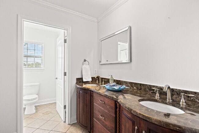 Building Photo - 112 Cherry Grove Dr