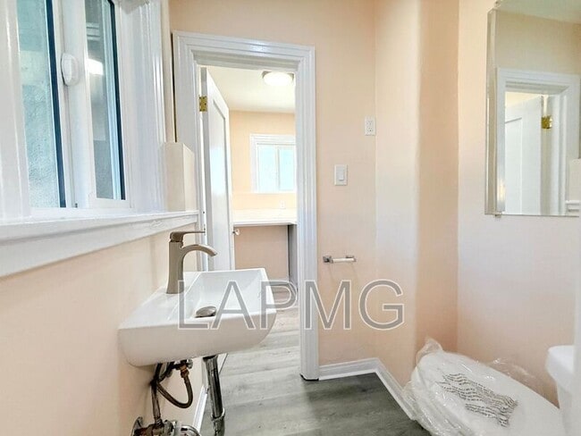 Building Photo - 714-716 El Centro Street