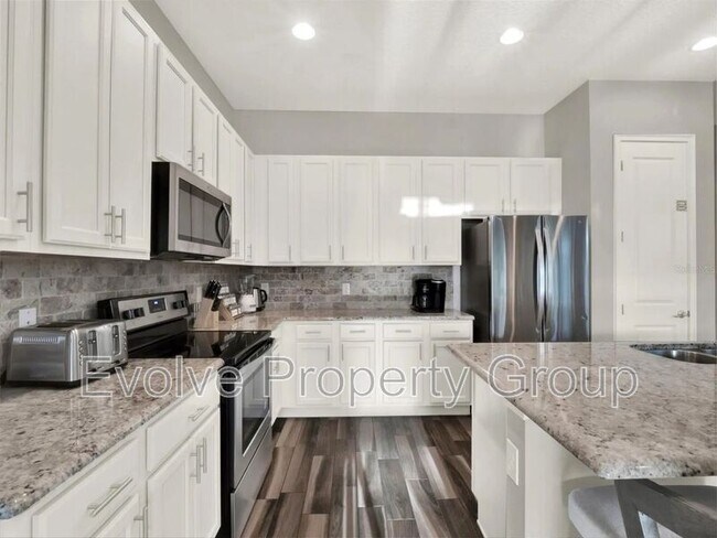 Building Photo - 1449 Fairview Cir