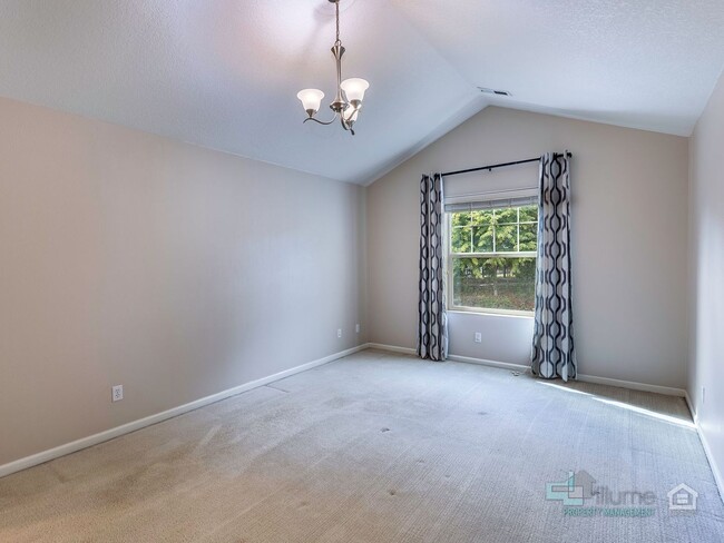 Building Photo - Beautiful 3 Bed/3 Bath Home!