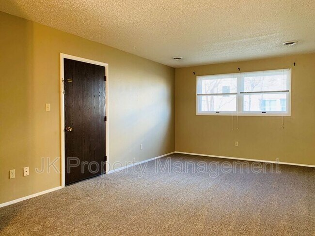 Building Photo - 4236 Central Ave