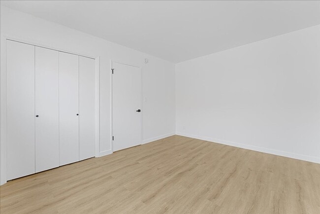 Building Photo - 1441 S Hayworth Ave