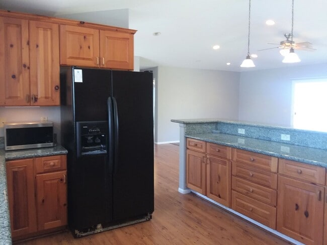 Building Photo - Paio, Nainoa