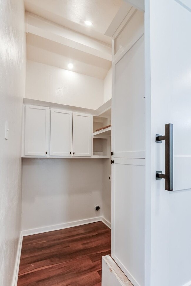 Building Photo - Luxury remodel in NW Oklahoma City