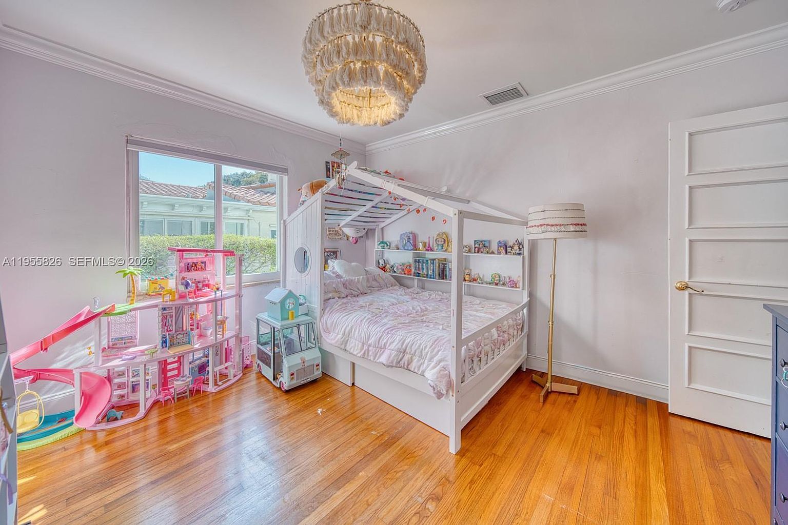 Building Photo - 3227 Riviera Dr