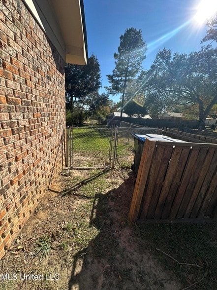 Building Photo - 25 Robbie St