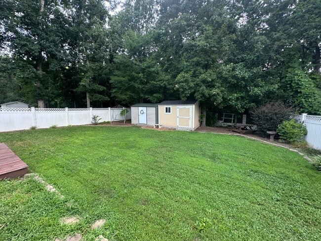 Building Photo - 1290 Pyrtle Dr