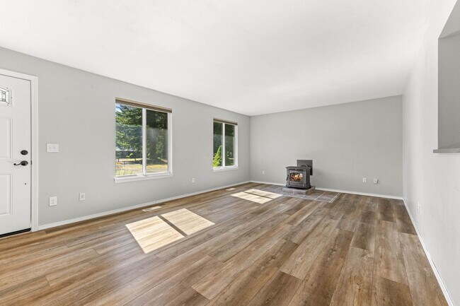 Building Photo - Rare Olympia Rental on Over 2 Acres of Flat, Usable Land!