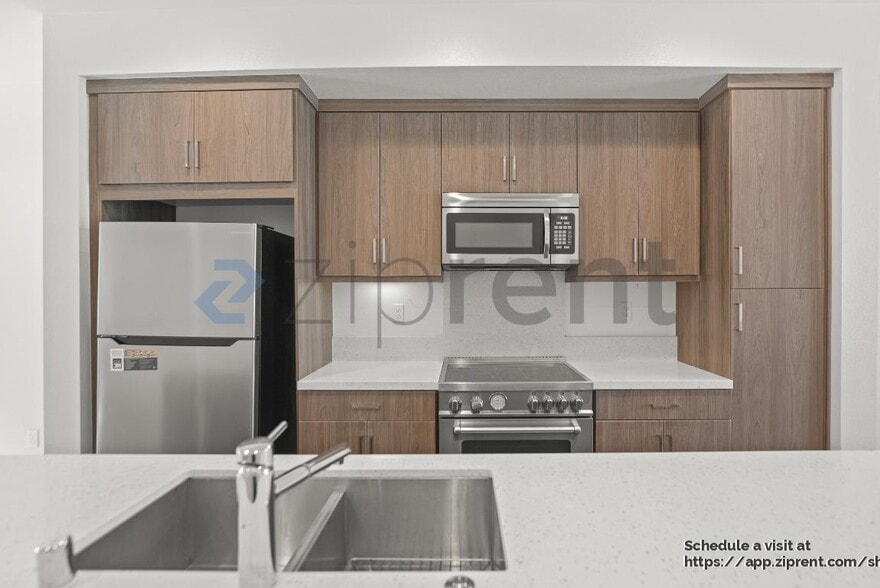 Building Photo - 985 24th St